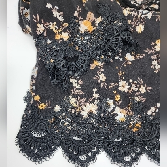 Jeans By Buffalo‎ Cold Shoulder Black Floral Lace Top Large - Picture 10 of 12